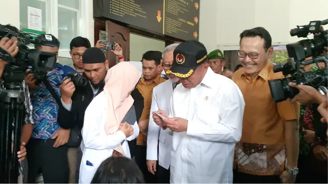 Menteri Koordinator Pembangunan Manusia dan Kebudayaan Muhadjir Effendy, di Malang, Jawa Timur.