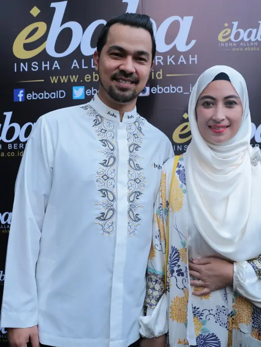 Selain menjual barang dan pakaian, situs tersebut juga  menjual jasa mendalami keyakinannya sekarang. Ia menambahkan, pentingnya mendalami agama saat usia yang semakin tua, dan tidak tahu kapan maut menjemput. (Adrian Putra/Bintang.com)