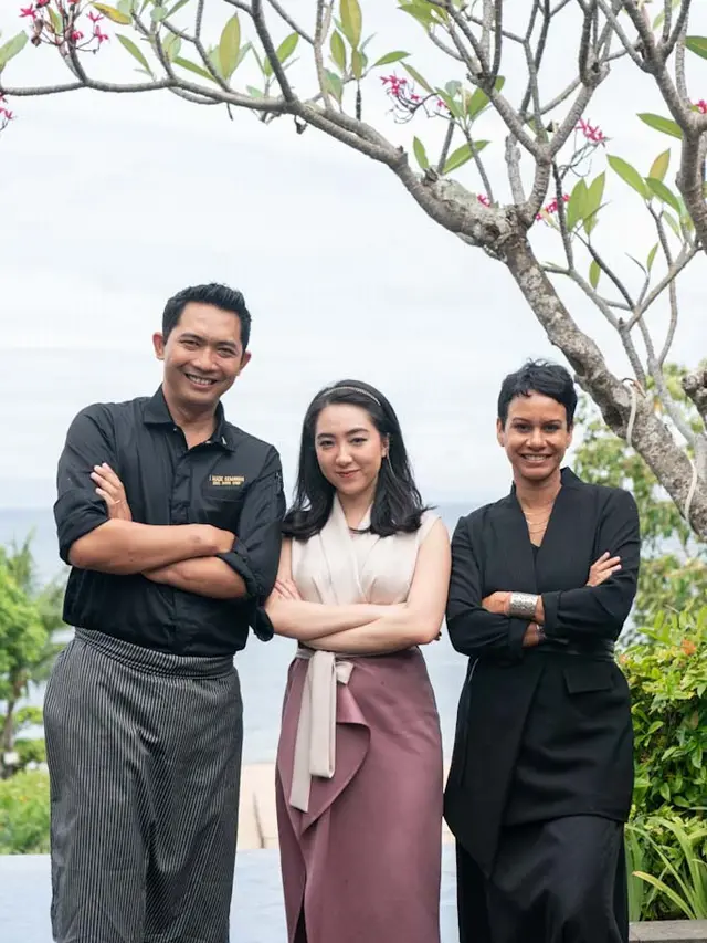 Chef Made Semawan, Sonia Basil, dan Nora Gasparini. (Foto: Dok. Tim Conrad Bali)