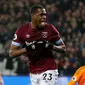 Bek West Ham United, Issa Diop, masuk daftar pemain incaran Manchester United. (Foto: AFP)