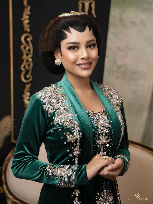 Selebriti tampil bergaya pengantin Jawa (Sumber: Instagram/fdphotography90)
