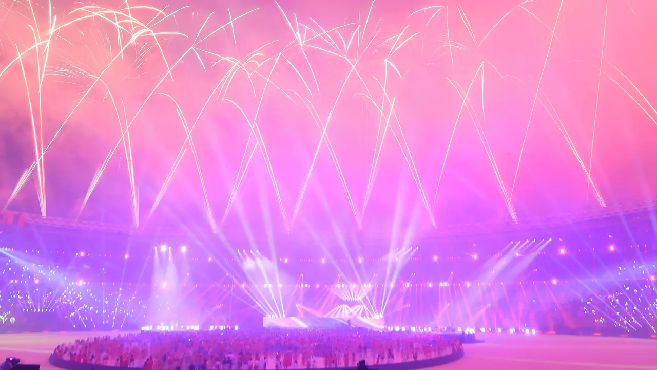 Kembang Api Hiasi Upacara Penutupan Asian Games 2018