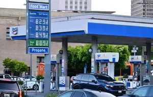 Harga Minyak Melambung 7% Setelah Serangan Kapal Tanker Arab Saudi