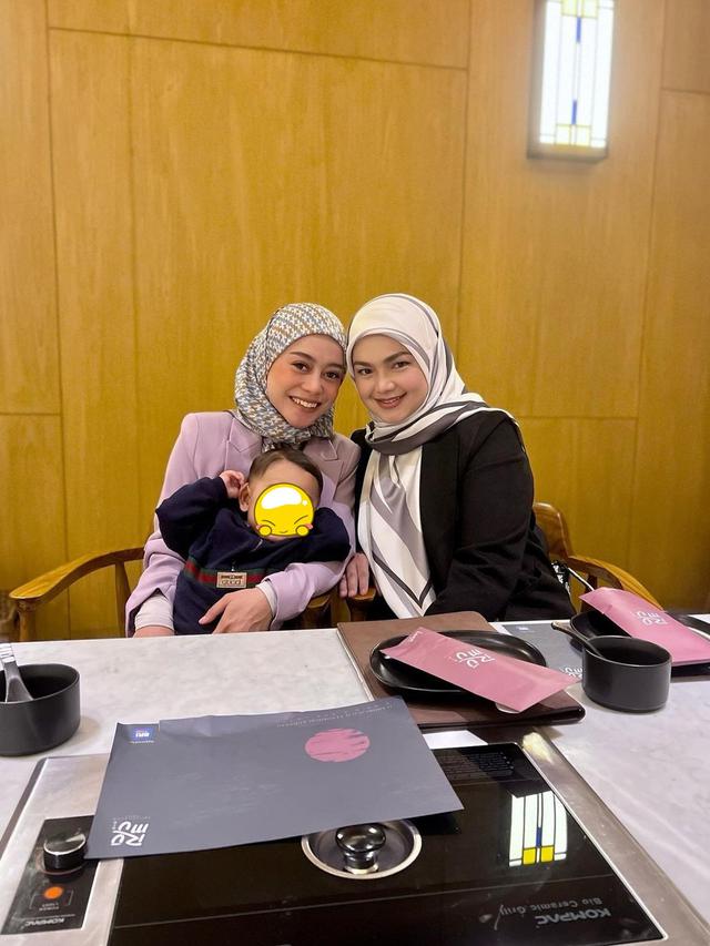 6 Potret Pertemuan Lesti Kejora dan Siti Nurhaliza, Lepas Rindu Lama Tak Bertemu