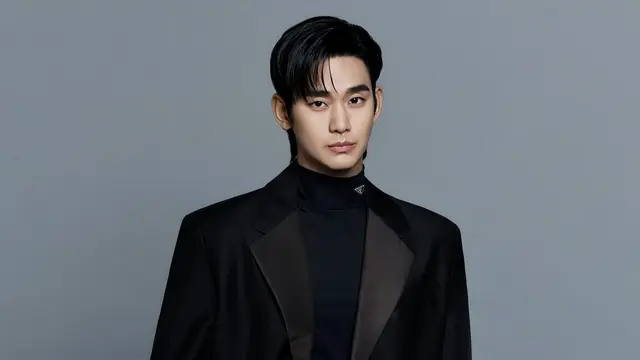 Pesona Memikat Kim Soo Hyun yang Ditunjuk Jadi Brand Ambassador Prada