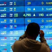 Indeks Harga Saham Gabungan Berpotensi Melemah di Tengah Lonjakan Nilai Minyak Global