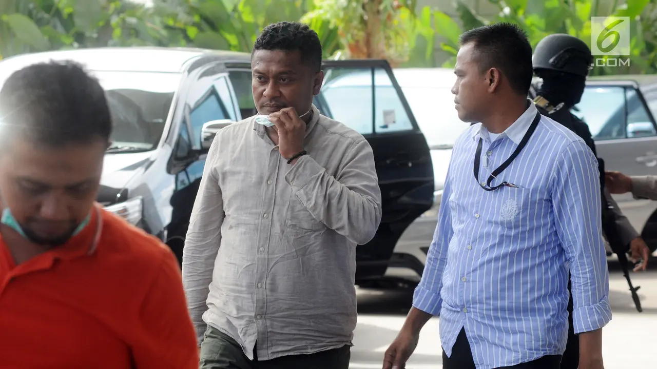 Terjaring OTT, Bupati Buton Selatan Digiring ke KPK