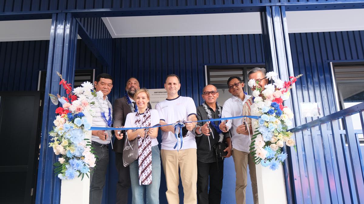 Saat 10 Ton Sampah Plastik Disulap Jadi Gedung Sekolah