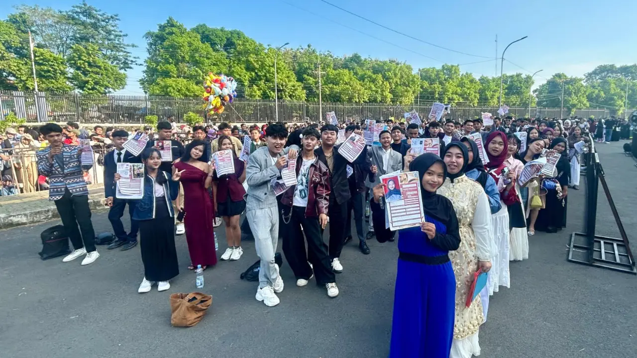 Banyak Peserta dari Luar Kota Rela Menempuh Perjalanan Berjam-jam hingga Berhari-hari untuk Mengikuti Audisi Offline D'Academy 8 di Carbon. Dok. Istimewa