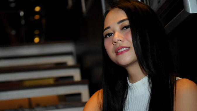 Aura Kasih Marah Pakai Bahasa Sunda Sindir Siapa Showbiz Liputan6 Com