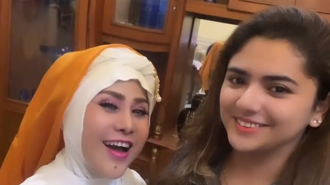 Kebersamaan Syelfa Alhamid Cucu Elvy Sukaesih yang Baru Saja Berulang Tahun, Didoakan Agar Segera Dapat Jodoh