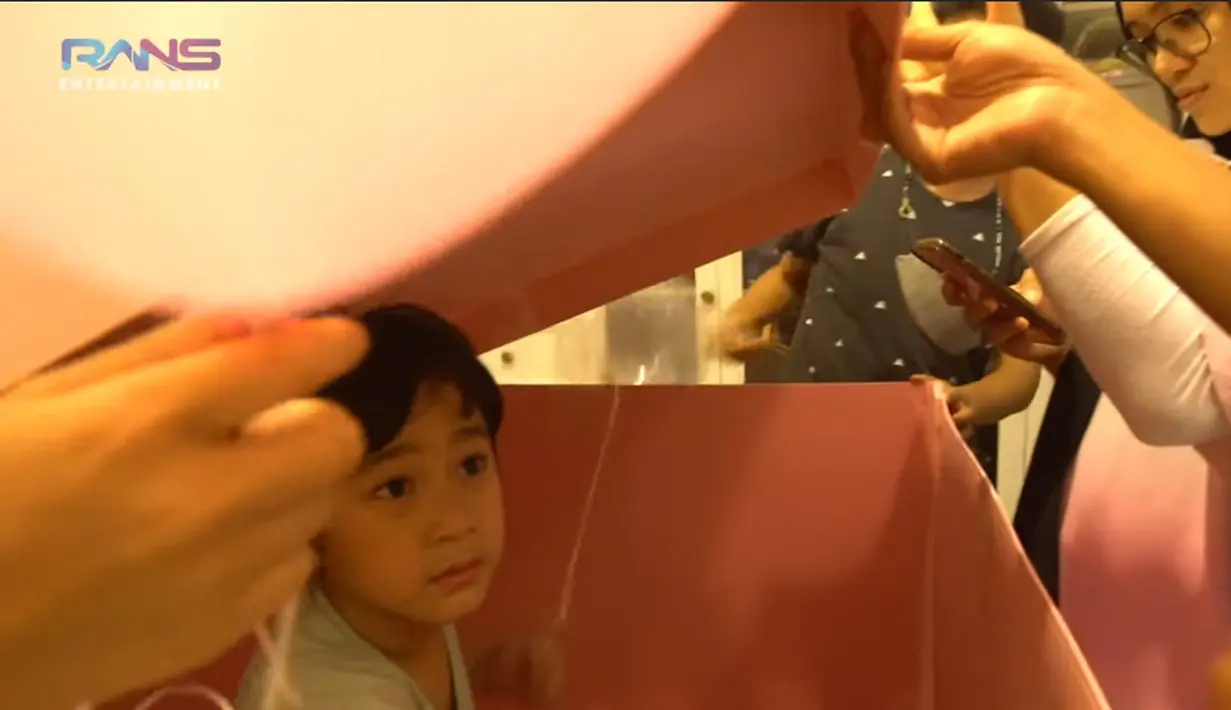 Nagita Slavina dan Raffi Ahmad (Youtube/Rans Entertainment)