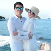 Syahrini dan Reino Barack di momen ulang tahun pernikahan ke-4. (Instagram @princessyahrini)