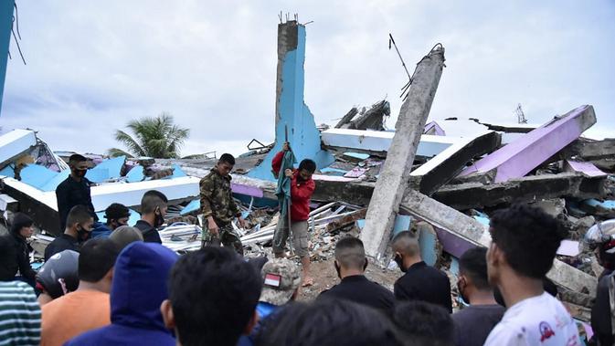 Gempa Magnitudo 6 2 di  Majene Sulawesi  Barat  Jadi Sorotan 