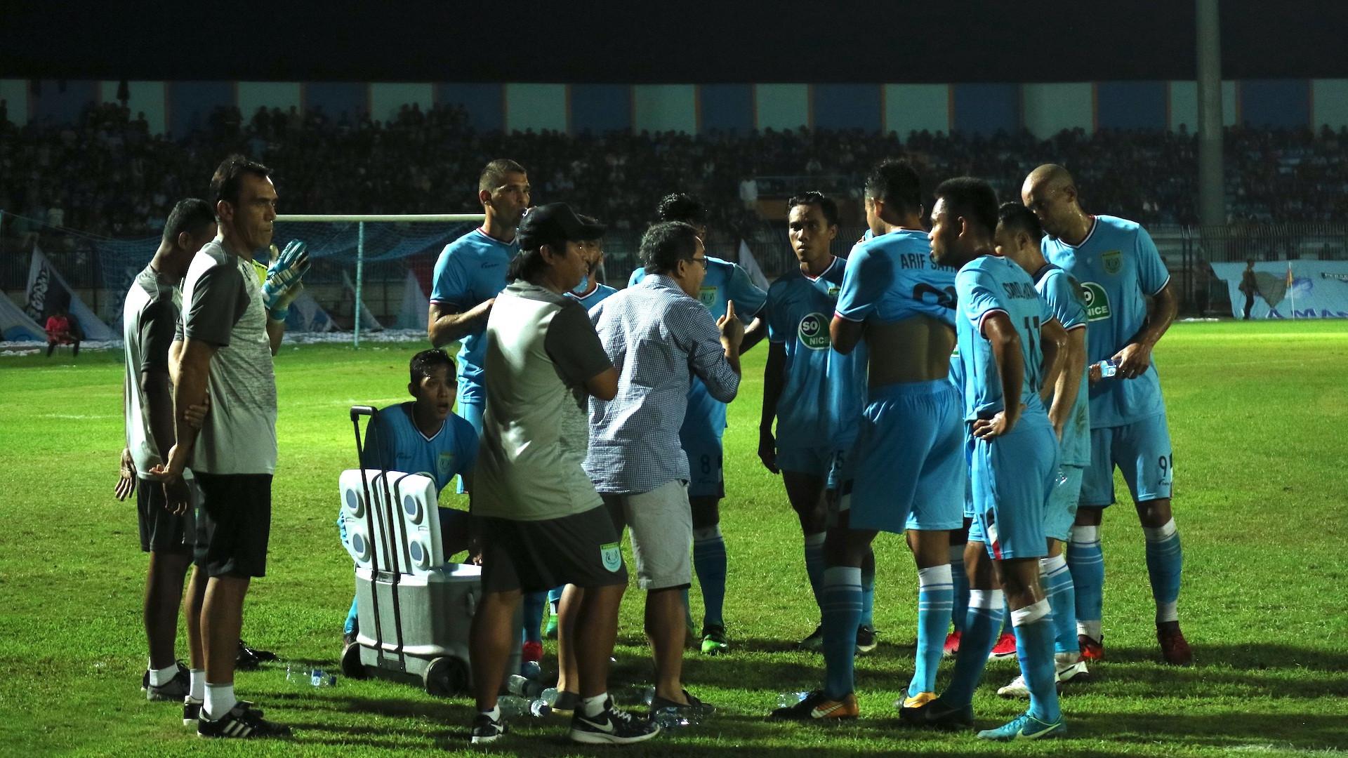 Skuat Persela Lamongan. (Bola.com/Aditya Wany)