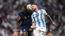 <p>Alexis Mac Allister dikabarkan seleangkah lagi akan resmi memperkuat Liverpool di bursa transfer musim panas 2023. (AFP/Kirill Kudryavtsev)</p>