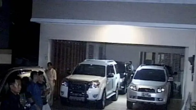 [VIDEO] KPK Geledah Rumah Petinggi Hanura Terkait Jaksa Praya