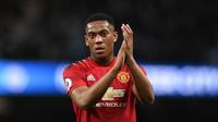 5. Anthony Martial - Masalah pribadi menjadi penyebab pemain muda tersebut jarang dimainkan. Tak ada masalah dengan fisik dan performa Martial di lapangan. (AFP/Oli Scarff)