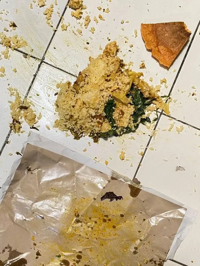 6 Momen Apes Makan Nasi Padang, Enggak Jadi Menikmati Santapan