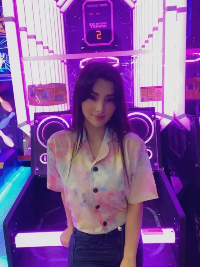 8 Potret Sarah Samantha, Sepupu Shireen Sungkar yang Dijodohkan dengan Verrell Bramasta