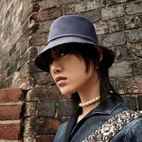 Dior rilis koleksi bucket hat yang elegan. Lihat koleksinya berikut ini. (Foto: Dior. Dok)