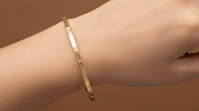 Model Gelang Emas Klasik untuk Ibu 40 Tahun Pilihan Terbaik. Gemini