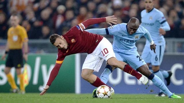 Foto: Deretan 7 Jersey Tak Berlogo Sponsor Paling Menarik Milik Klub Top Eropa, Chelsea Usung Gaya 90an