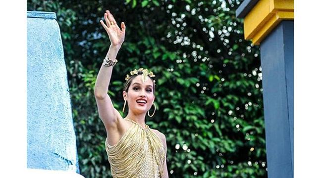7 Potret Penampilan Cinta Laura di Jember Fashion Carnaval 2019, Tampil Memukau
