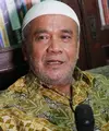 Pernikahan Nani Wijaya dan Ajip Rosidi berlangsung hari ini, Minggu (16/4/2017) bertempat di Masjid Agung Kasepuhan, Cirebon, Jawa Barat. Acara pun akan dimulai pukul 09.00 WIB. (Adrian Putra/Bintang.com)