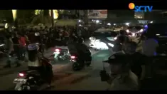 Bentrokan berawal ketika pengemudi taksi online mengambil penumpang di dalam pelabuhan.