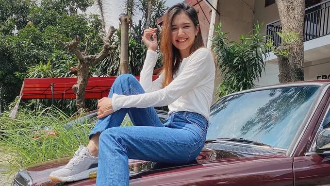 FOTO: Gaya Kasual Mikha Tambayong, Simpel dan Stylish