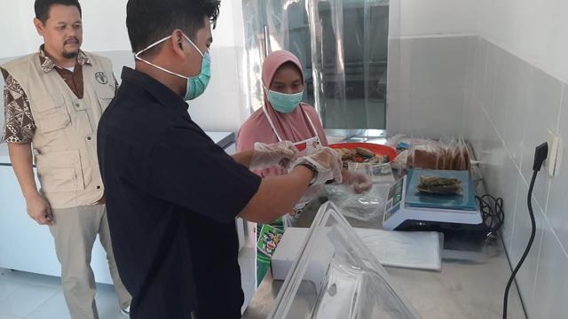 KKP menggandeng FAO meluncurkan Unit Pengolahan Ikan (UPI) pindang higienis di Dusun Lekok, Desa Gondang, Lombok Utara.