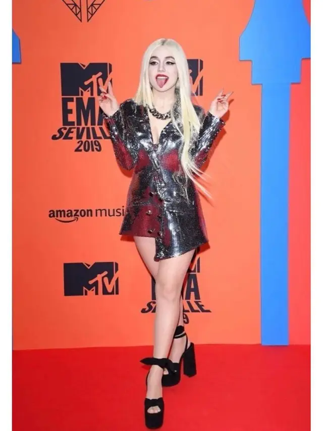 6 Tampilan Artis di MTV EMA 2019, dari Halsey hingga Cristiano Ronaldo