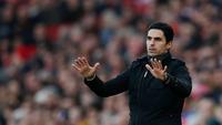 Pelatih Arsenal Mikel Arteta memberi isyarat saat Arsenal melawan Chelsea pada pertandingan Liga Inggris di Emirates Stadium, London, 29 Desember 2019. Mikel Arteta terkonfirmasi mengidap virus corona COVID-19. (Adrian DENNIS/AFP)