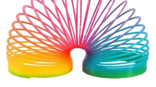 [bintang] Slinky, Alat Peraga Fisika yang Jadi Mainan 90-an