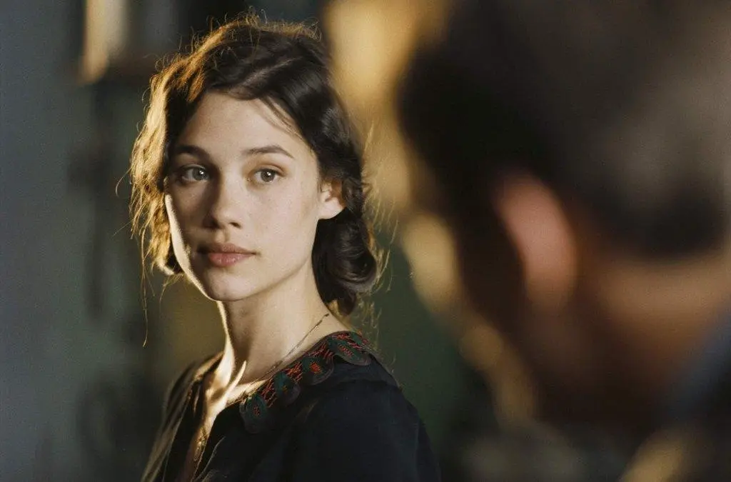 Aktris Astrid Berges-Frisbey. (fanpop.com)