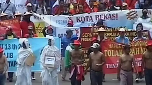 Liputan6 Malam 14-11-2013 |1| Demo Perayaan Asyura, Kebakaran Kenari Mas, Mengamuk Disidang MK, Demo Buruh Jakarta, Demo Buruh Daerah, Akil Dijenguk Istri