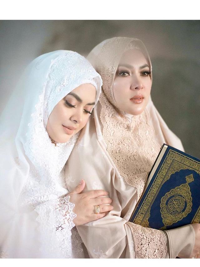 7 Potret Syahrini Saat 'Di Rumah Saja', Makin Mesra dengan Suami