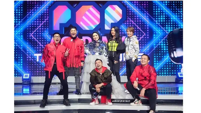 7 Potret Seru Kebersamaan Para Host Pop Academy, Penuh Canda Tawa