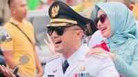 Hengky Kurniawan dan istri boncengan motor (Instagram/@hengkykurniawan)