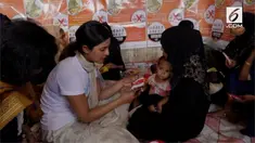 Priyanka Chopra menjalankan tugasnya sebagai Duta UNICEF untuk PBB. Baru-baru ini, Chopra mengunjungi kamp pengungsian Rohingnya di Bangladesh dan miris melihat keadaan di sana.