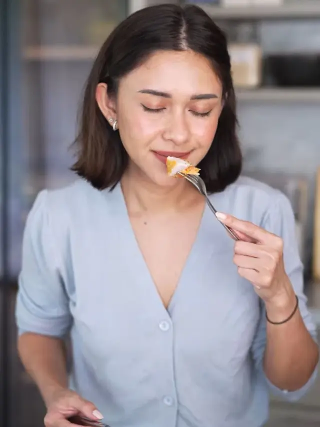 Tampil menawan dengan gaya santai ala Nana Mirdad (credit: instagram.com/nanamirdad_)