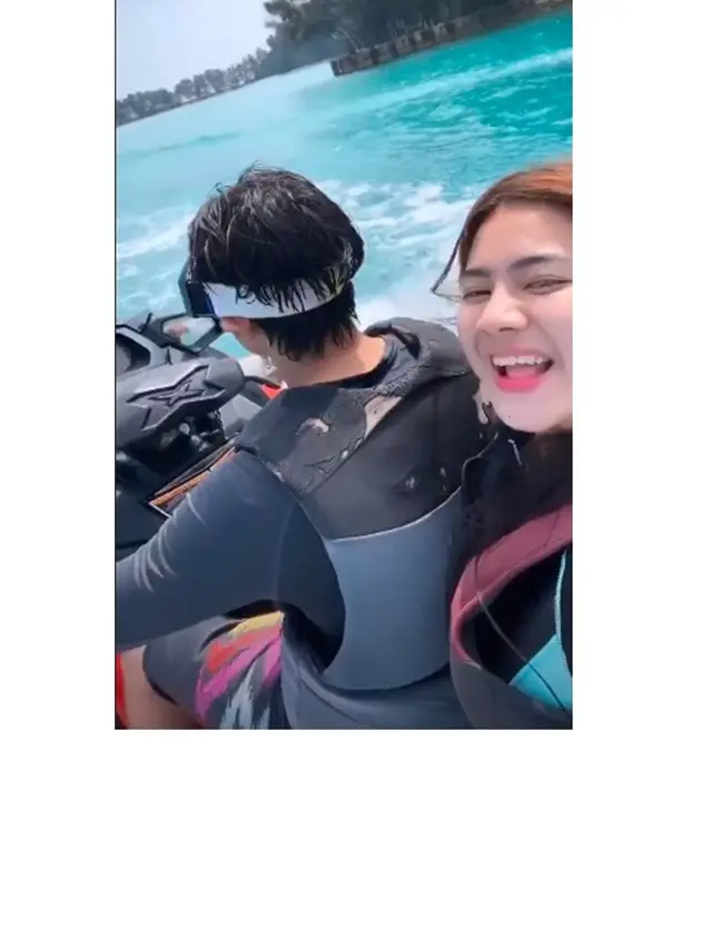 6 Potret Liburan Caesar Hito dan Felicya Angelista di Pulau Ponco, Seru Banget