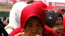 Antusias pengunjung saat hendak mencicipi menu makanan sehat dalam dalam acara bazar 'Food for Heart' , Jakarta, Minggu (27/9/2015). Acara tersebut digelar dalam rangka memperingati Hari Jantung Sedunia 2015. (Liputan6.com/Yoppy Renato)