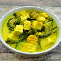 ilustrasi sayur tahu santan/ritadewilestari/Shutterstock