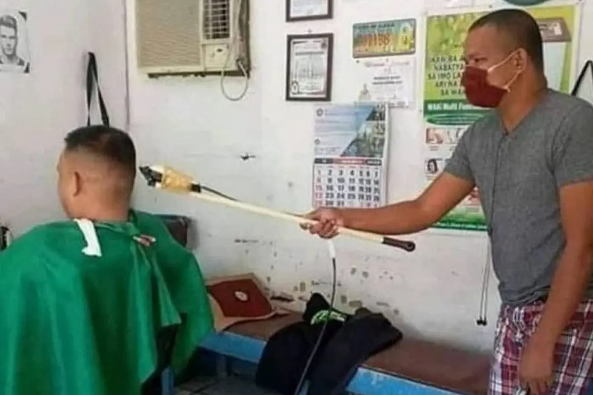 6 Potret Nyeleneh Cara Orang Jalankan Protokol Kesehatan