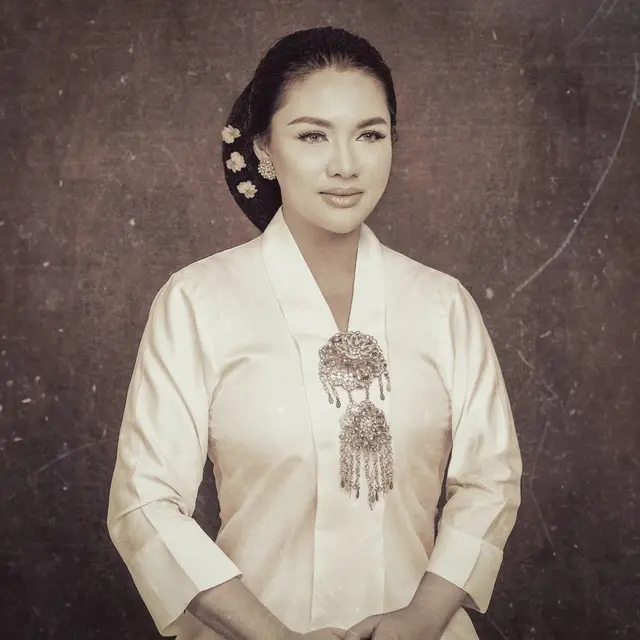 Vicky Shu sebagai Kartini