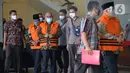 Tiga mantan Anggota DPRD Jambi resmi ditahan seusai diperiksa di Gedung KPK, Jakarta, Selasa (30/06/2020). KPK kembali menahan tiga mantan anggota DPRD Jambi tersangka kasus dugaan suap pengesahan APBD 2017-2018, yakni Cekman, Parlagutan Nasution, dan Tadjudin Hasan. (merdeka.com/Dwi Narwoko)