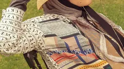 Berpose kece dengan outfit keren, memakai topi dan disempurnakan dengan kacamata hitam membuat Citra Kirana berhasil bikin netizen terkesima. Perempuan berusia 28 tahun ini gayanya sangat menawan saat sesi pemotretan. (Liputan6.com/IG/@citraciki)
