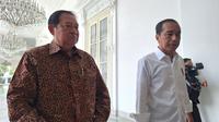 Presiden ke-6 RI Susilo Bambang Yudhoyono (SBY) bertemu Presiden Joko Widodo (Jokowi) di Istana Merdeka, Jakarta, Sabtu (21/9/2024). Pertemuan dilakukan sebelum SBY menghadiri global council di New York, AS untuk membahas persoalan malaria. (Liputan6.com/Lizsa Egeham)